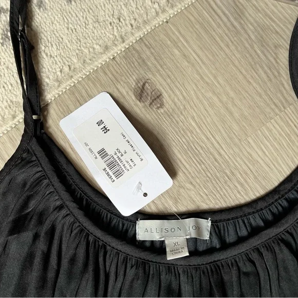NWT Evereve Allison Joy Brynn Pleated Cami XL Black Flowy Lightweight Neutral - Picture 9 of 12
